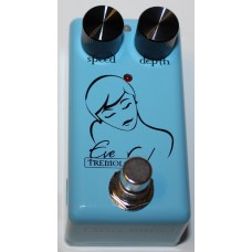 Red Witch Seven Sister Eve Tremolo Pedal